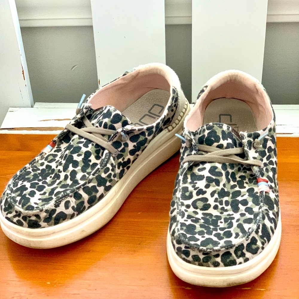 Leopard Printed Hey Dudes. Barely worn. Excellent condition.
